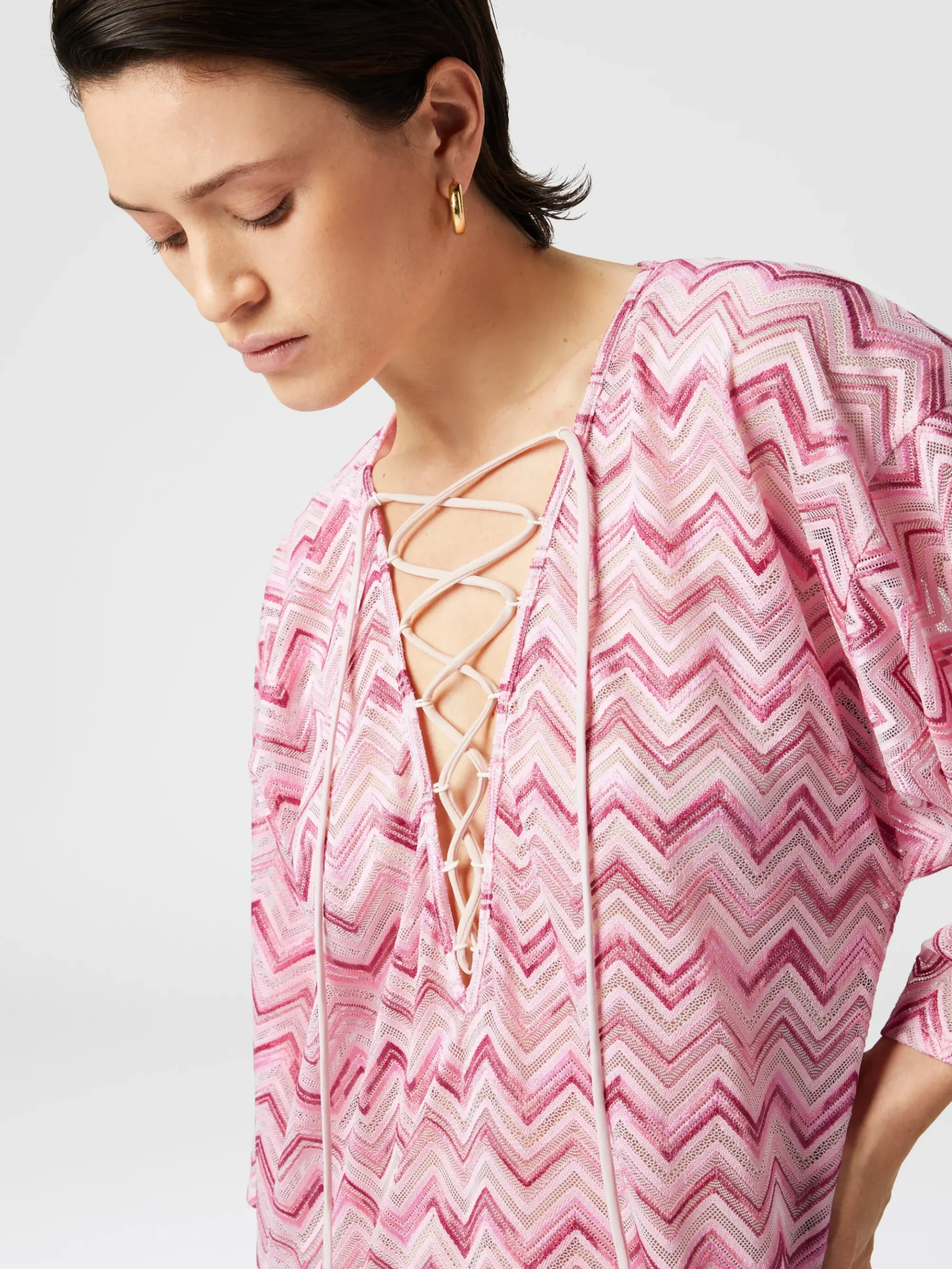 Caftan court en tulle de viscose mélangée avec zigzag flammé