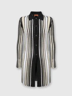 Cardigan long rayé en crochet avec col chemise