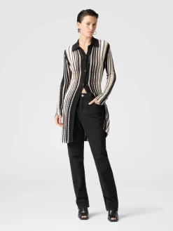 Cardigan long rayé en crochet avec col chemise