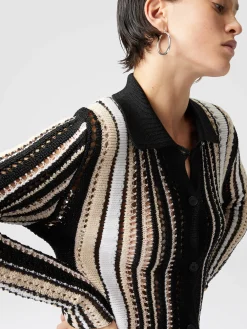 Cardigan long rayé en crochet avec col chemise