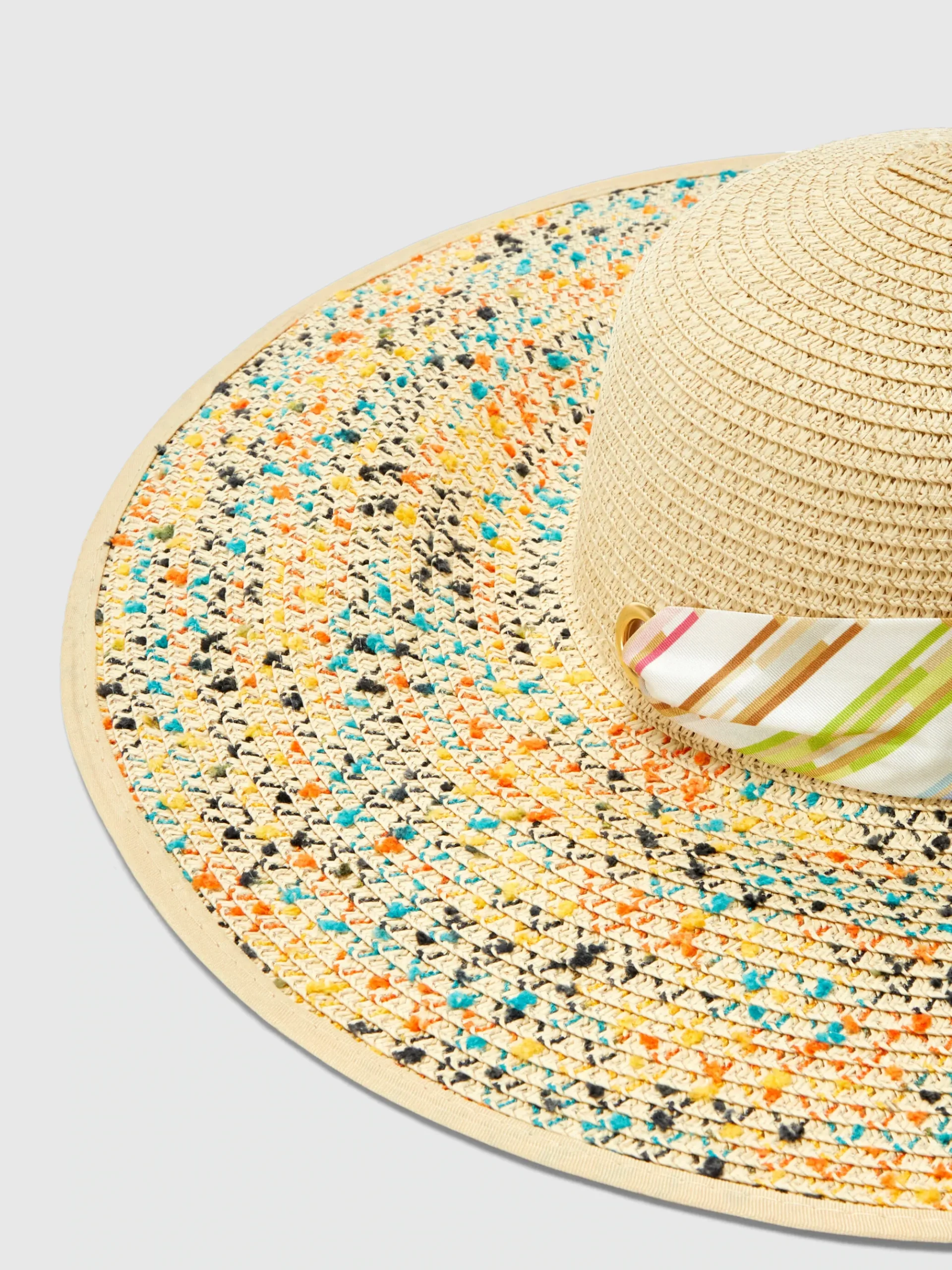 Chapeau de paille avec bandeau