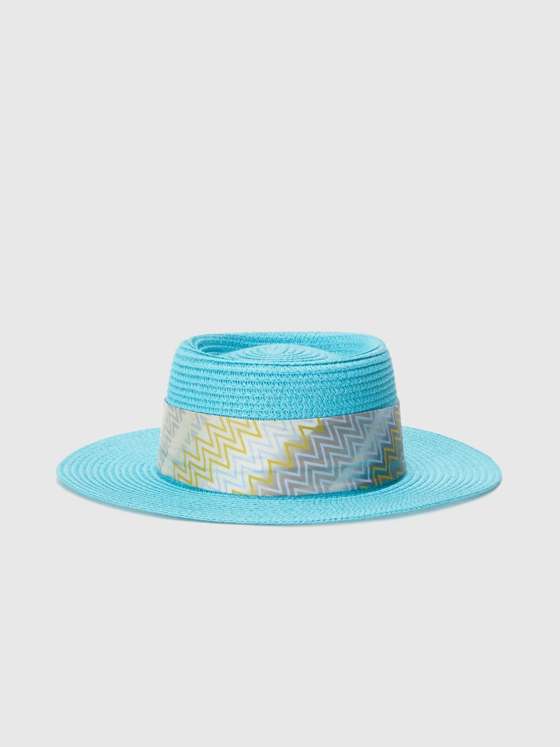 Chapeau en paille avec bande à motif zigzag