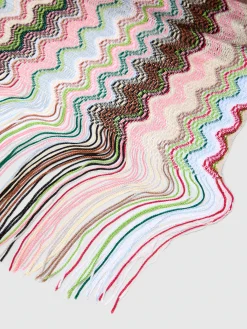 Écharpe en 100 % viscose avec motif ondulé et franges