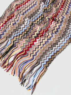 Châle en maille flammée à franges