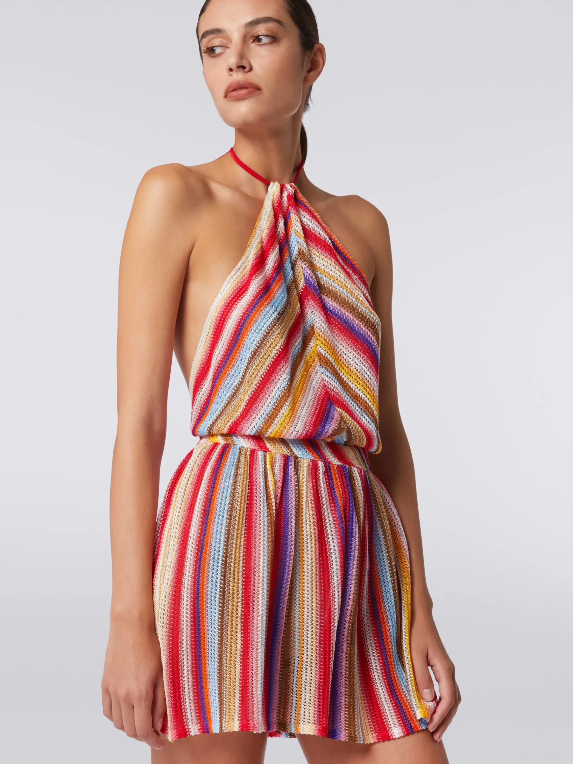 Combinaison courte en crochet avec encolure à l’américaine