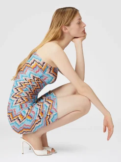 Couverture de maillot de bain courte monospalla avec motif zigzag