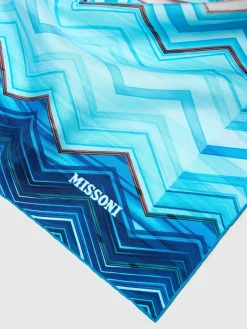 Echarpe 100% soie avec imprimé chevron