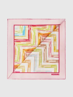 Foulard en 100 % soie avec motif zigzag et bord imprimé