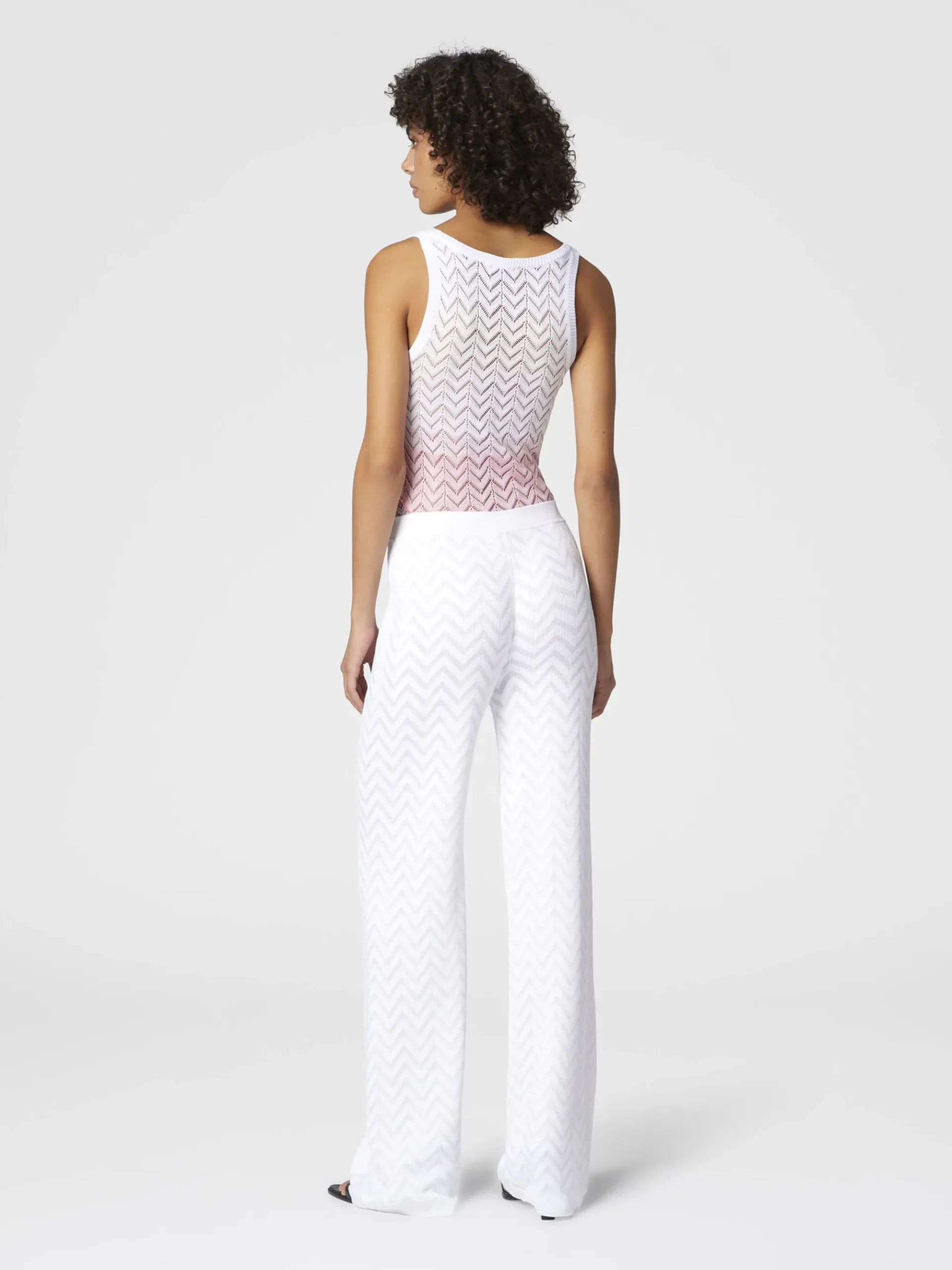 Pantalon droit à motif chevrons ton sur ton