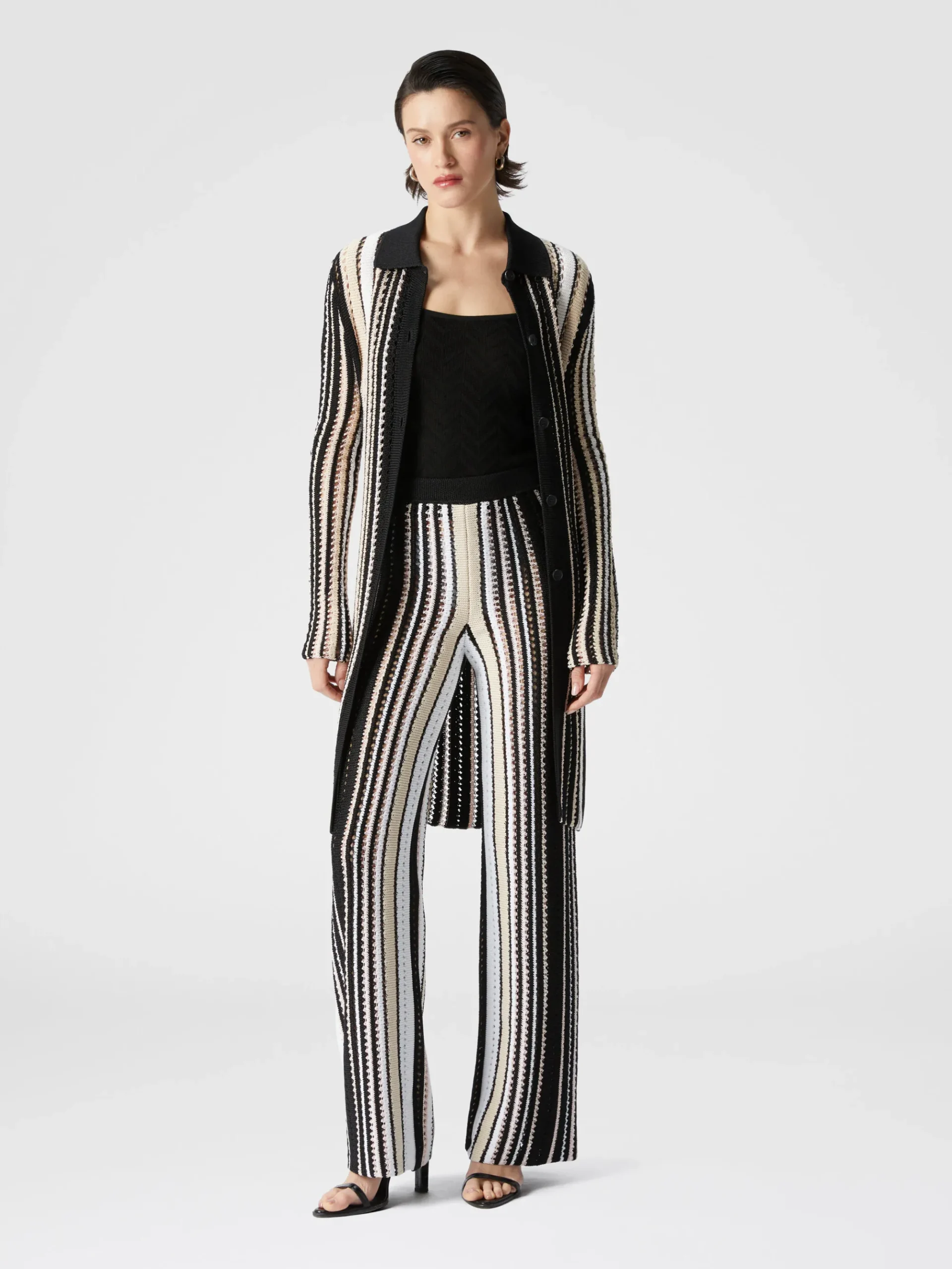 Pantalon droit en crochet rayé