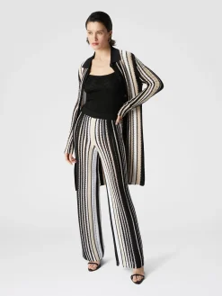 Pantalon droit en crochet rayé