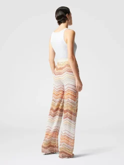 Pantalon en lamé à chevrons palazzo avec paillettes