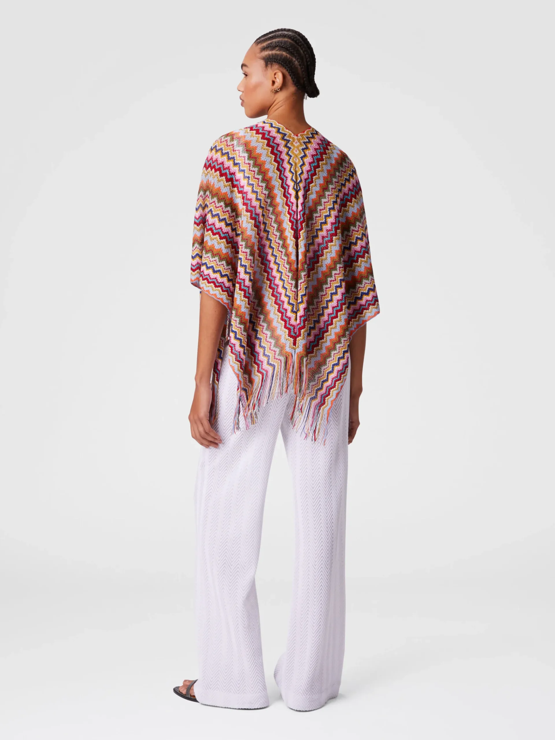 Poncho en maille avec motif chevron et franges