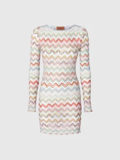 Robe courte couvrante avec zig zag lamé 3D