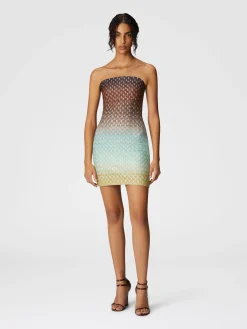 Robe courte sans bretelles en dentelle dégradée