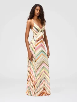 Robe longue en viscose avec décolleté en V en dentelle à motif zigzag