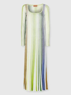 Robe longue partielle rayée à sequins et manches longues