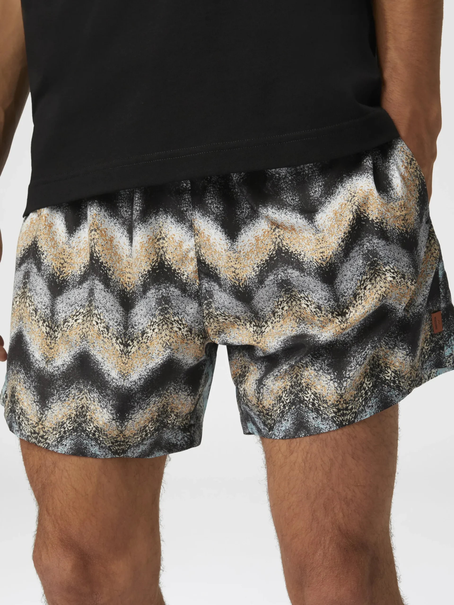 Short de bain effet aérographe imprimé zigzag