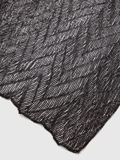 Étole à motif chevron avec bordures irrégulières