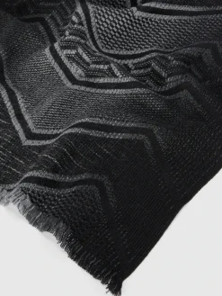 Étole en laine effilochée