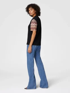 T-shirt à col rond avec manches en maille zigzag